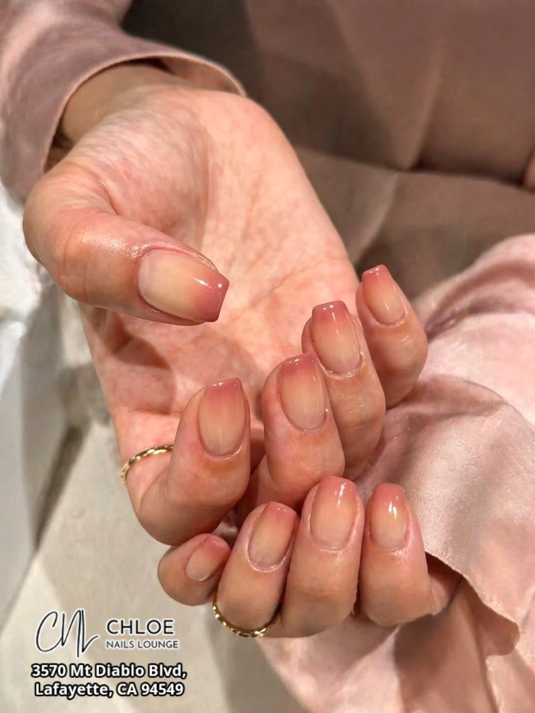 Chloe nails lounge